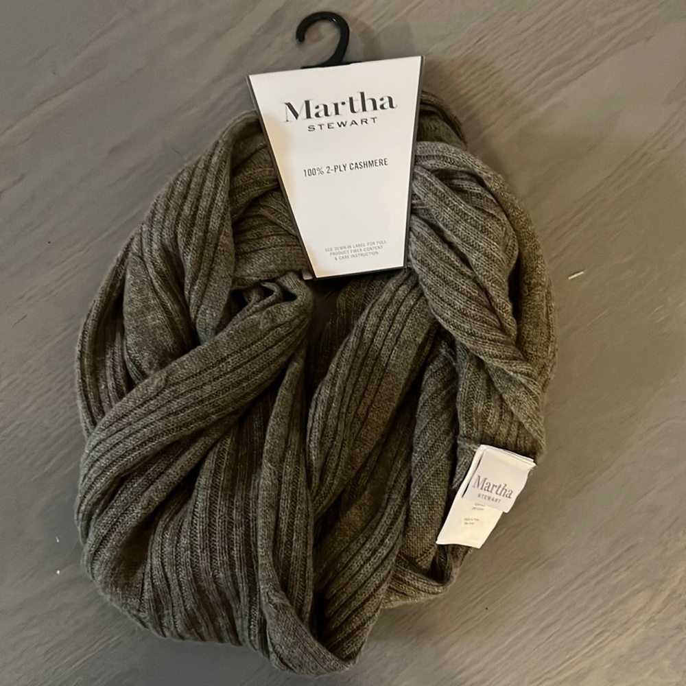 Cashmere infinity scarf